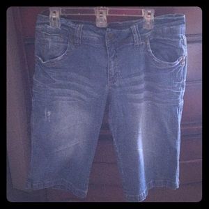 Size 15/16 Hydraulic blue jean shorts